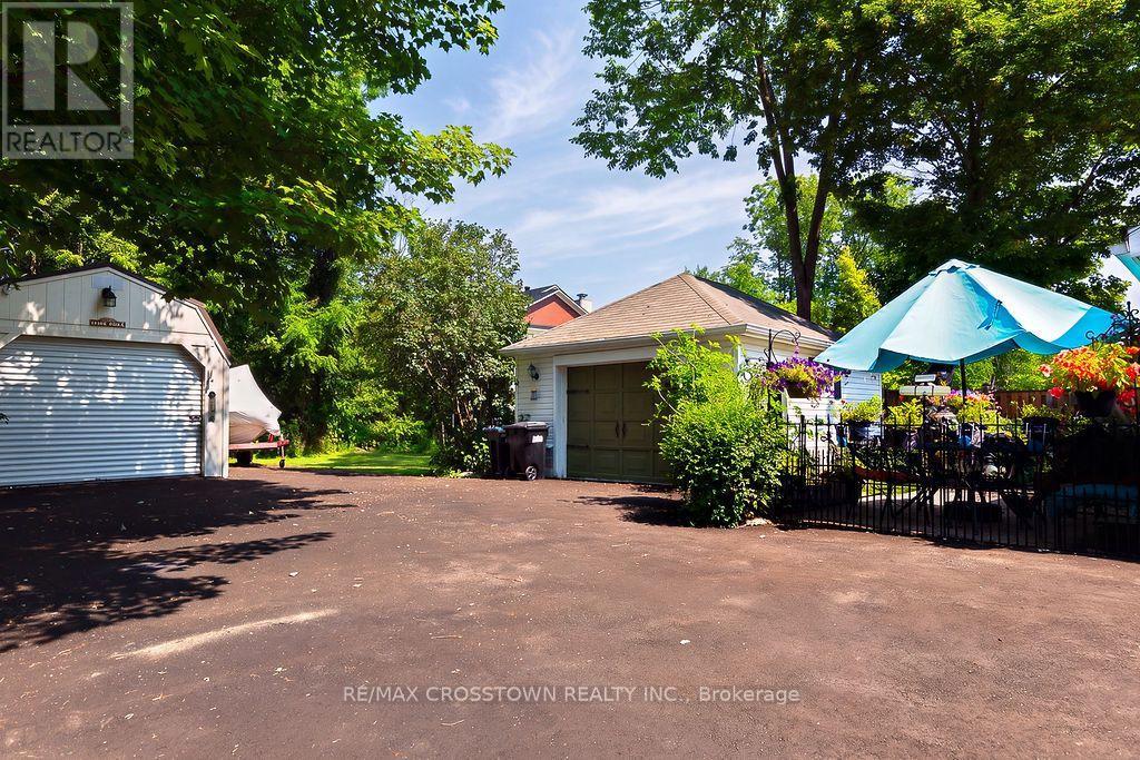 66 MAPLE STREET - 33
