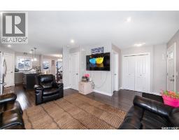 Kitchen - 155 Marlatte Crescent, Saskatoon, SK S7W0T1 Photo 6