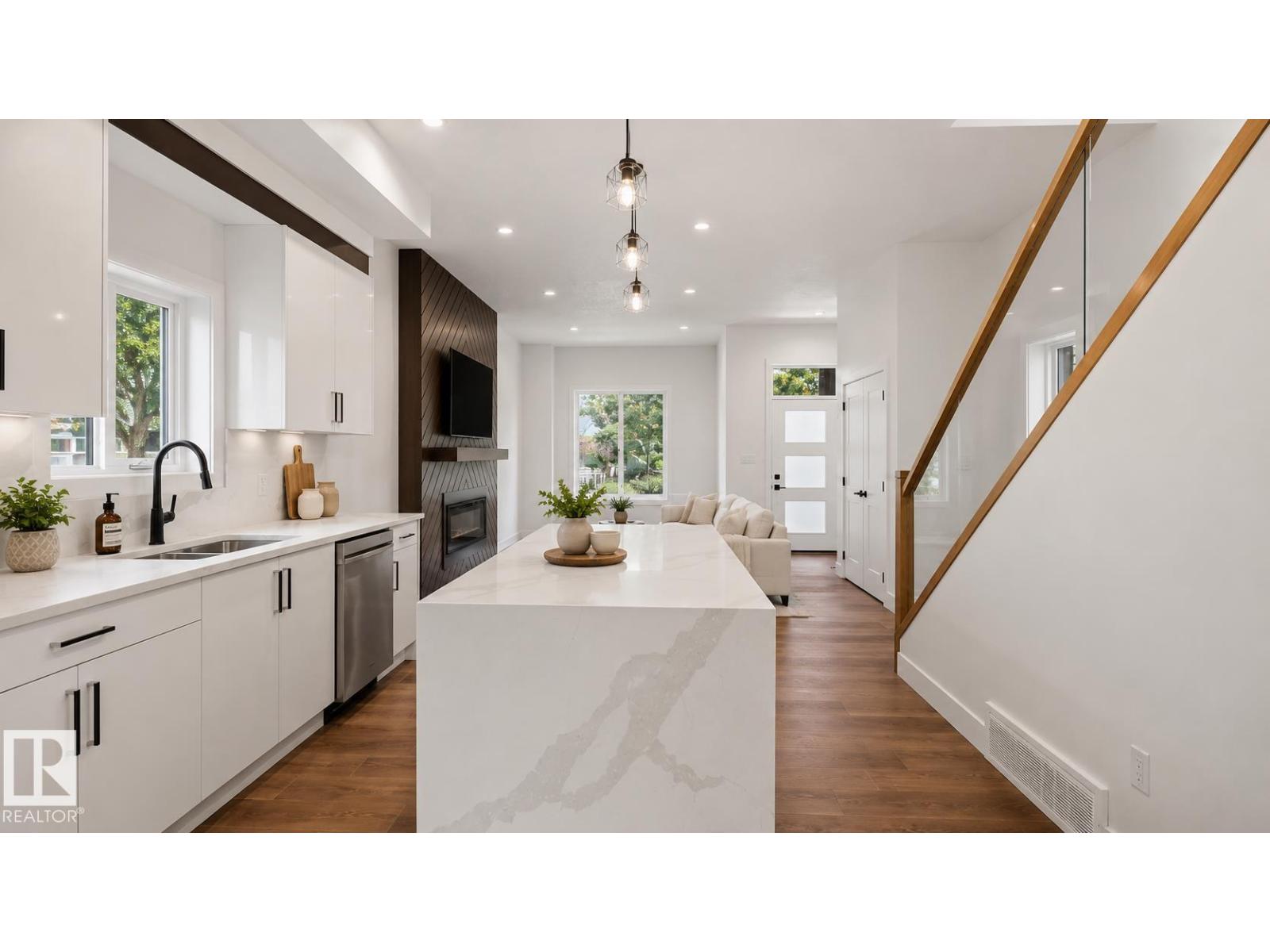 11036 128 ST NW - 7