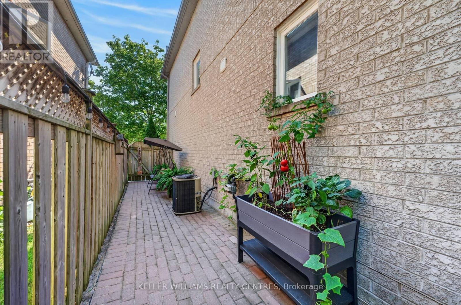 12 LANCASTER COURT - 24