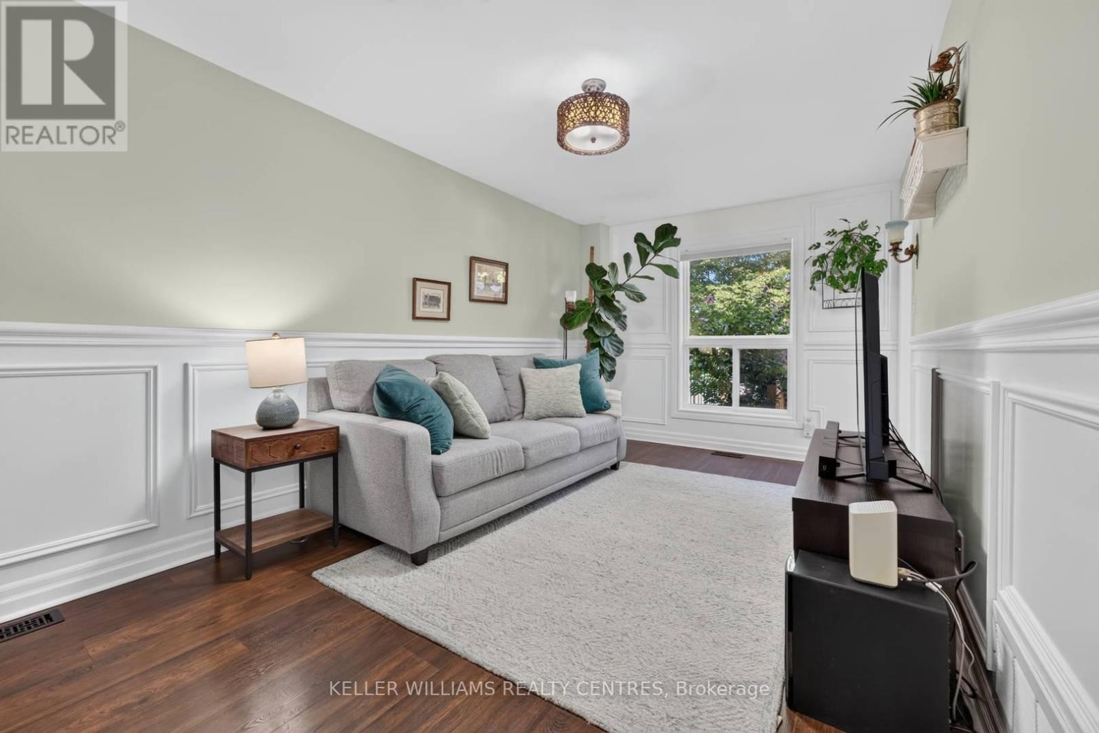 12 LANCASTER COURT - 8
