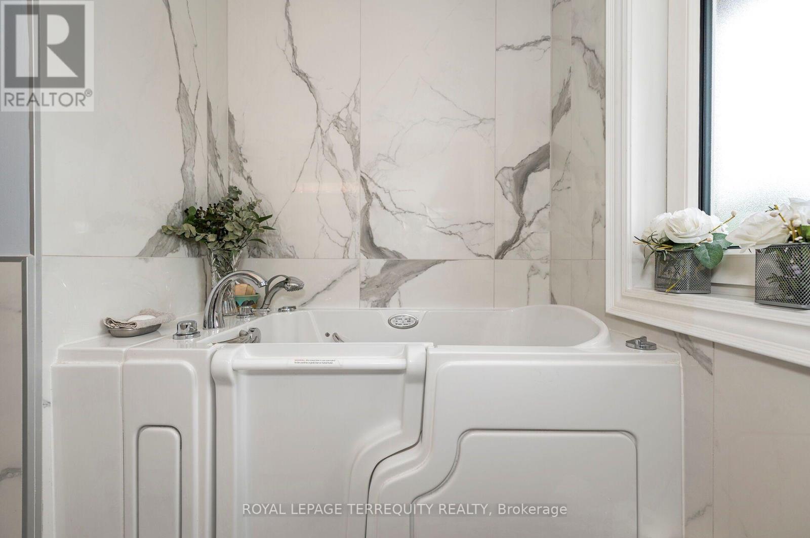 120 FALSTAFF AVENUE - 14