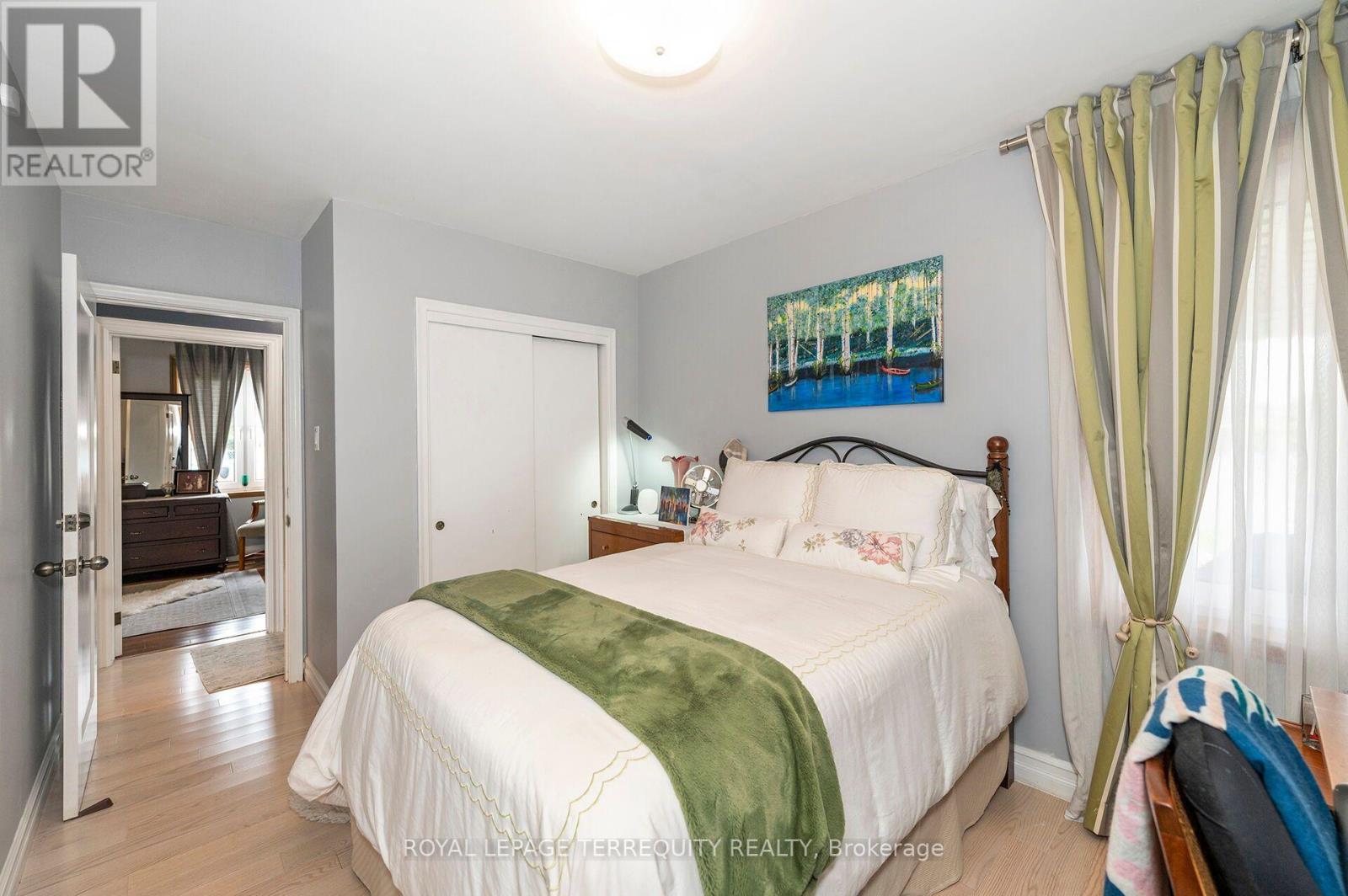 120 FALSTAFF AVENUE - 17