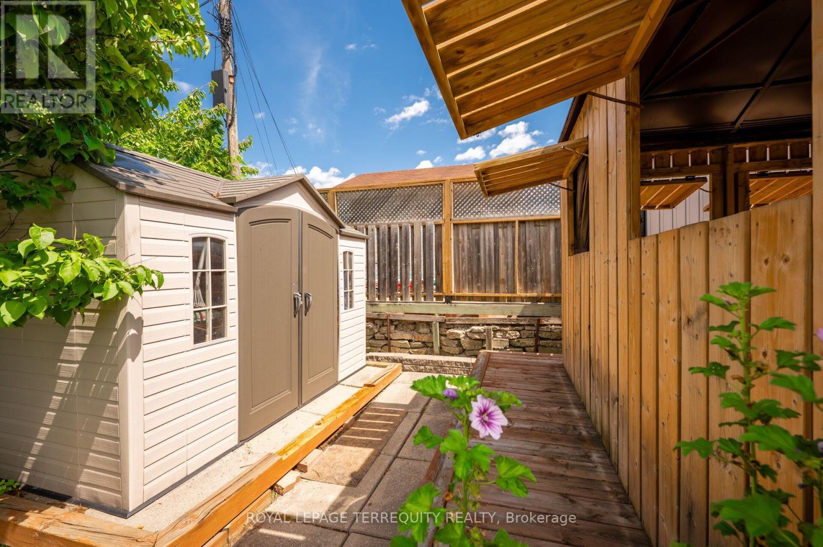 120 FALSTAFF AVENUE - Image 32