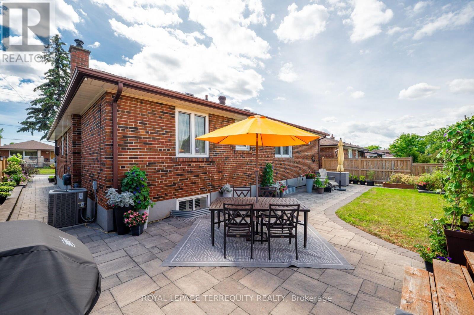 120 FALSTAFF AVENUE - 33