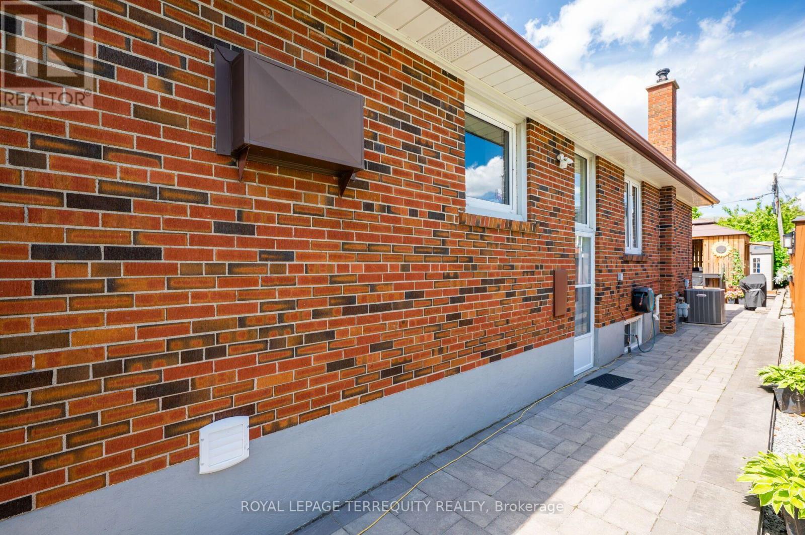 120 FALSTAFF AVENUE - Image 34