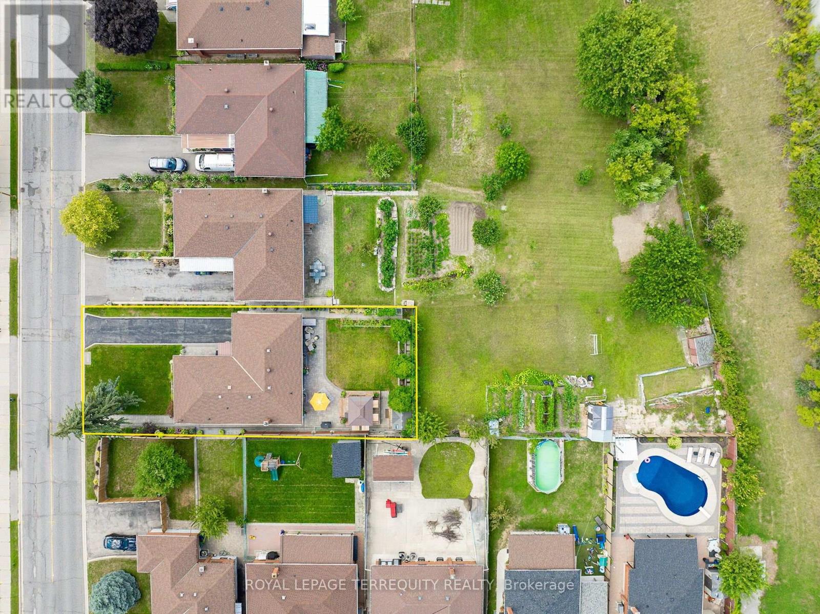 120 FALSTAFF AVENUE - Image 38