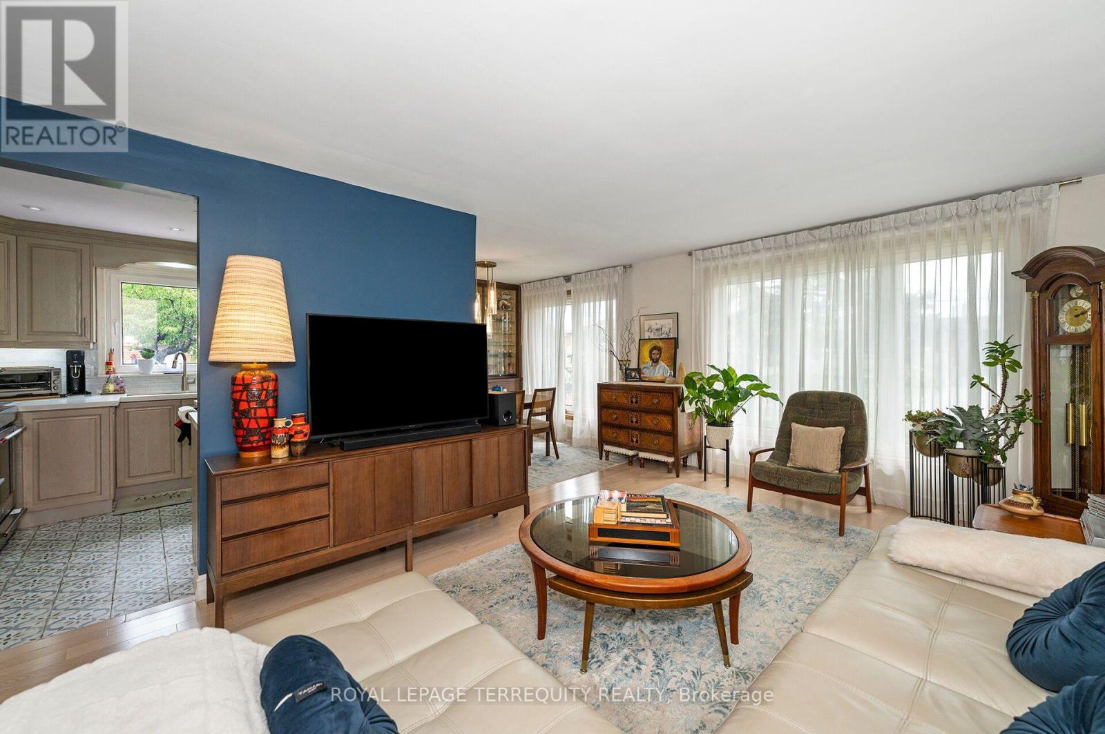 120 FALSTAFF AVENUE - 4