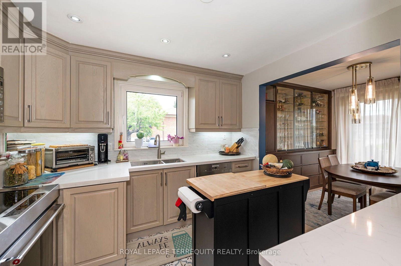 120 FALSTAFF AVENUE - 9
