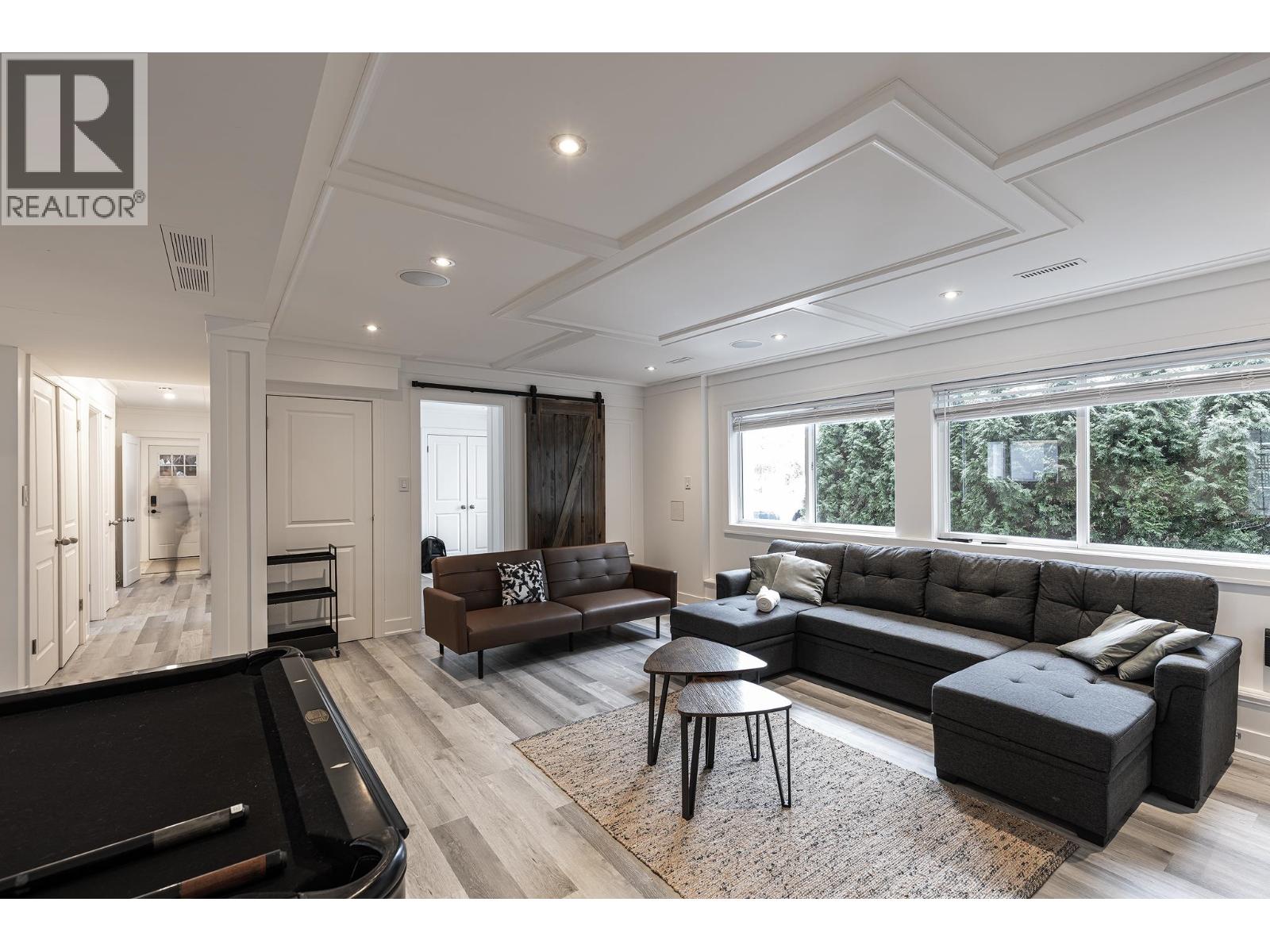39726 GOVERNMENT ROAD, Squamish