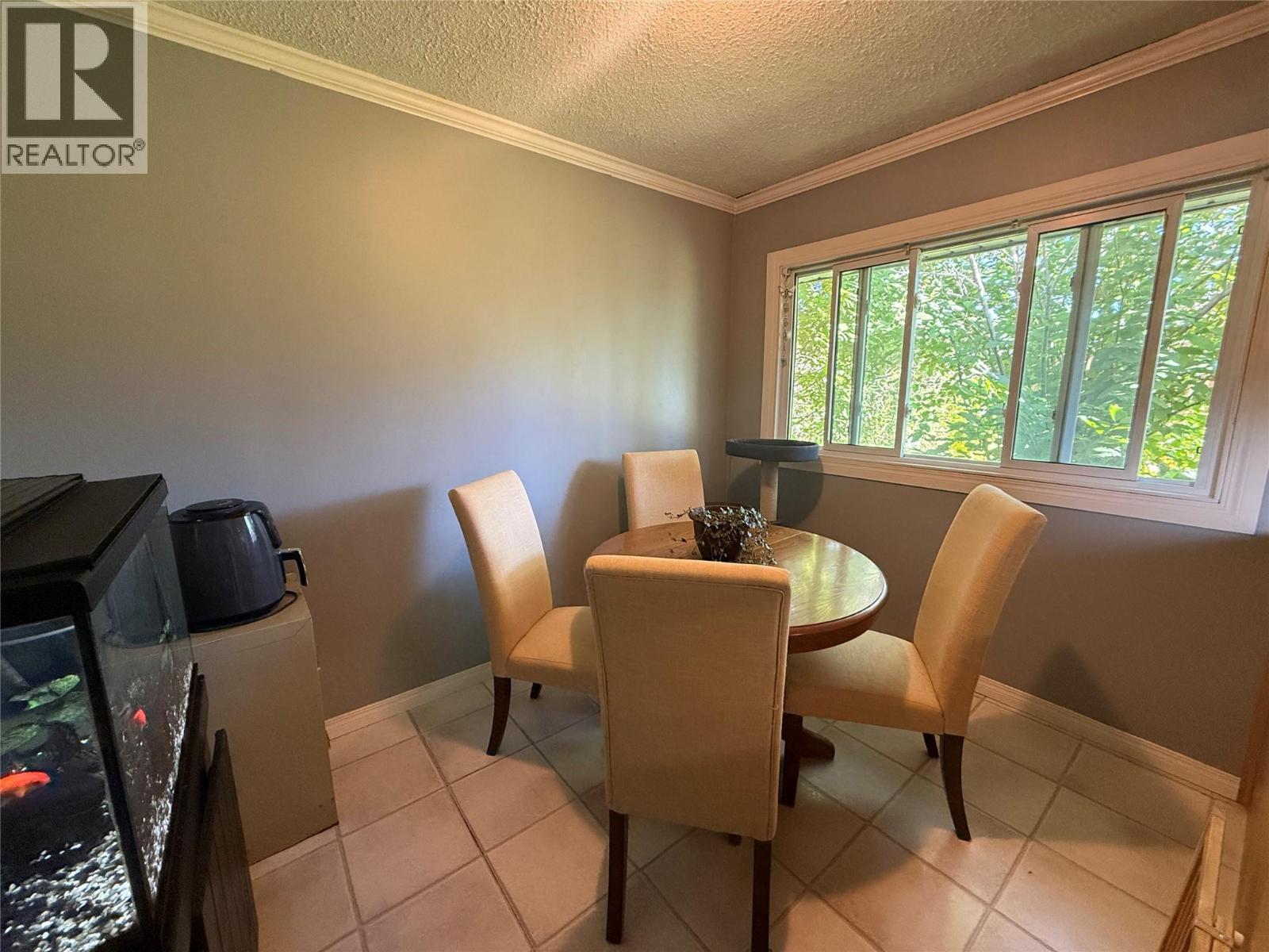 904 Cornwall Crescent - Image 7