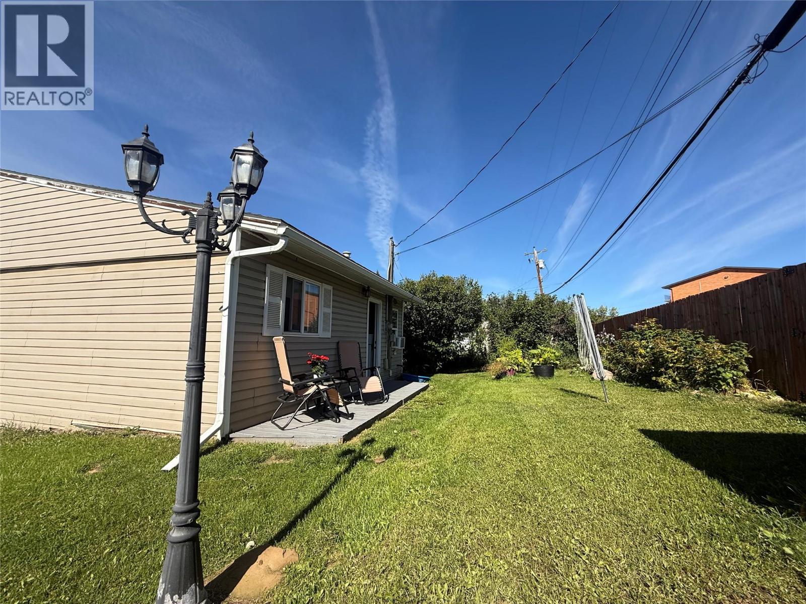 904 Cornwall Crescent - 15