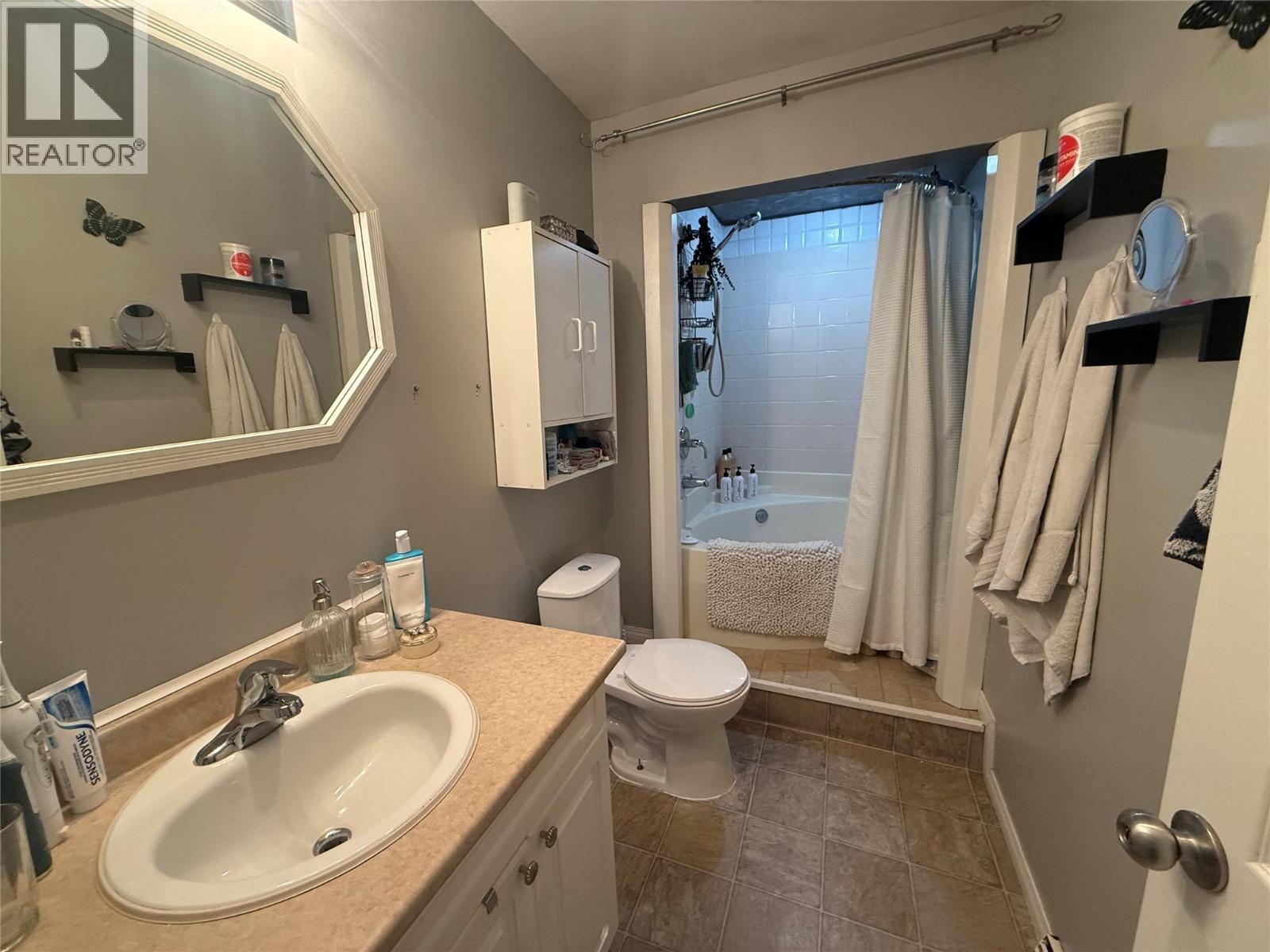 904 Cornwall Crescent - 9