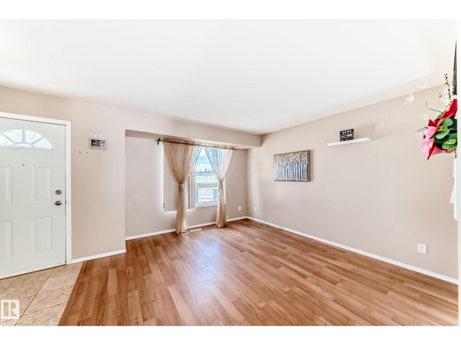 100 Dickinsfield Ct NW photo 5 — MLS® E4501476