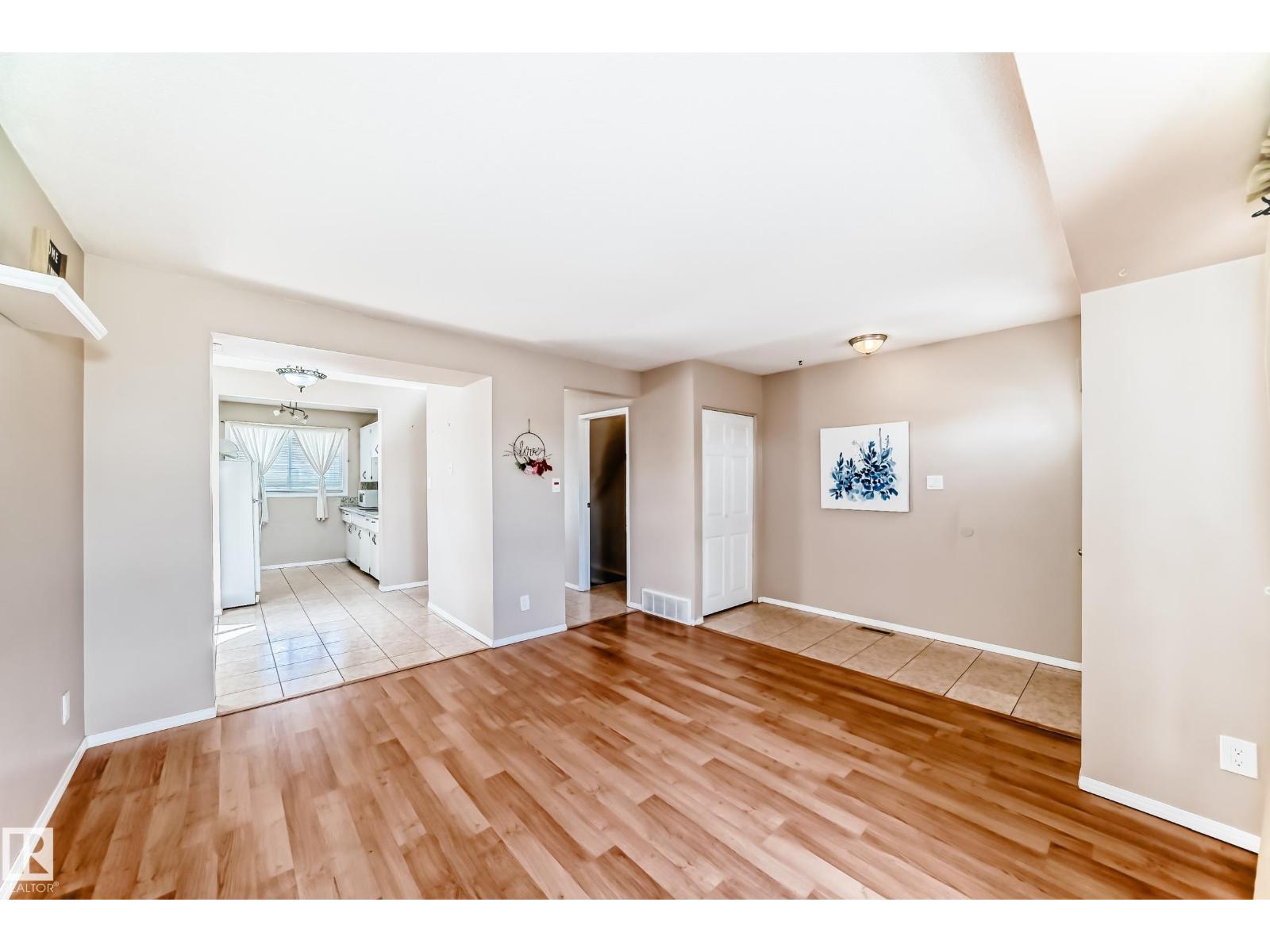 100 Dickinsfield Ct NW photo 4 — MLS® E4501476