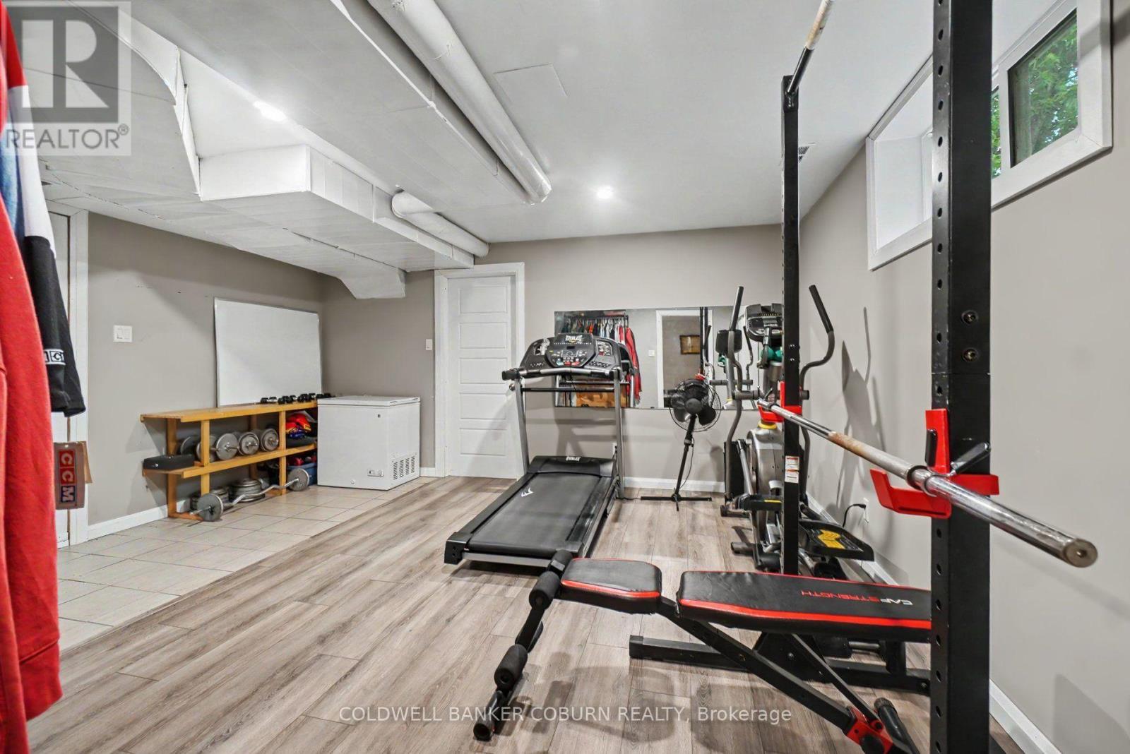 88 TABITHA CRESCENT - Image 33