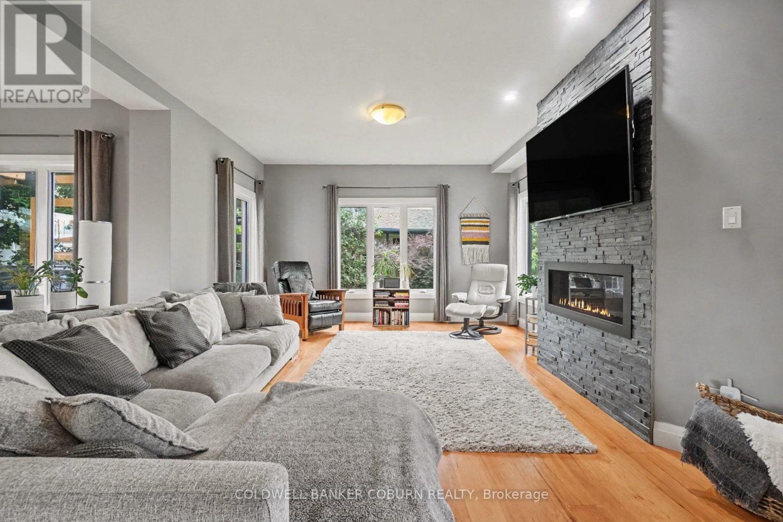 88 TABITHA CRESCENT - 7