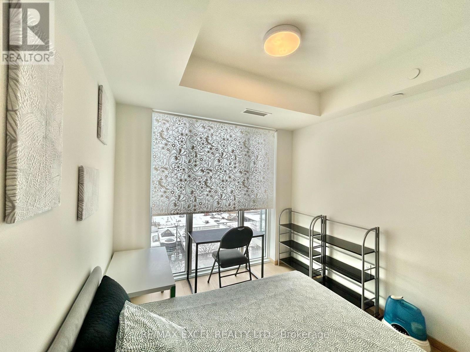 #910 3429 SHEPPARD AVENUE E - 4
