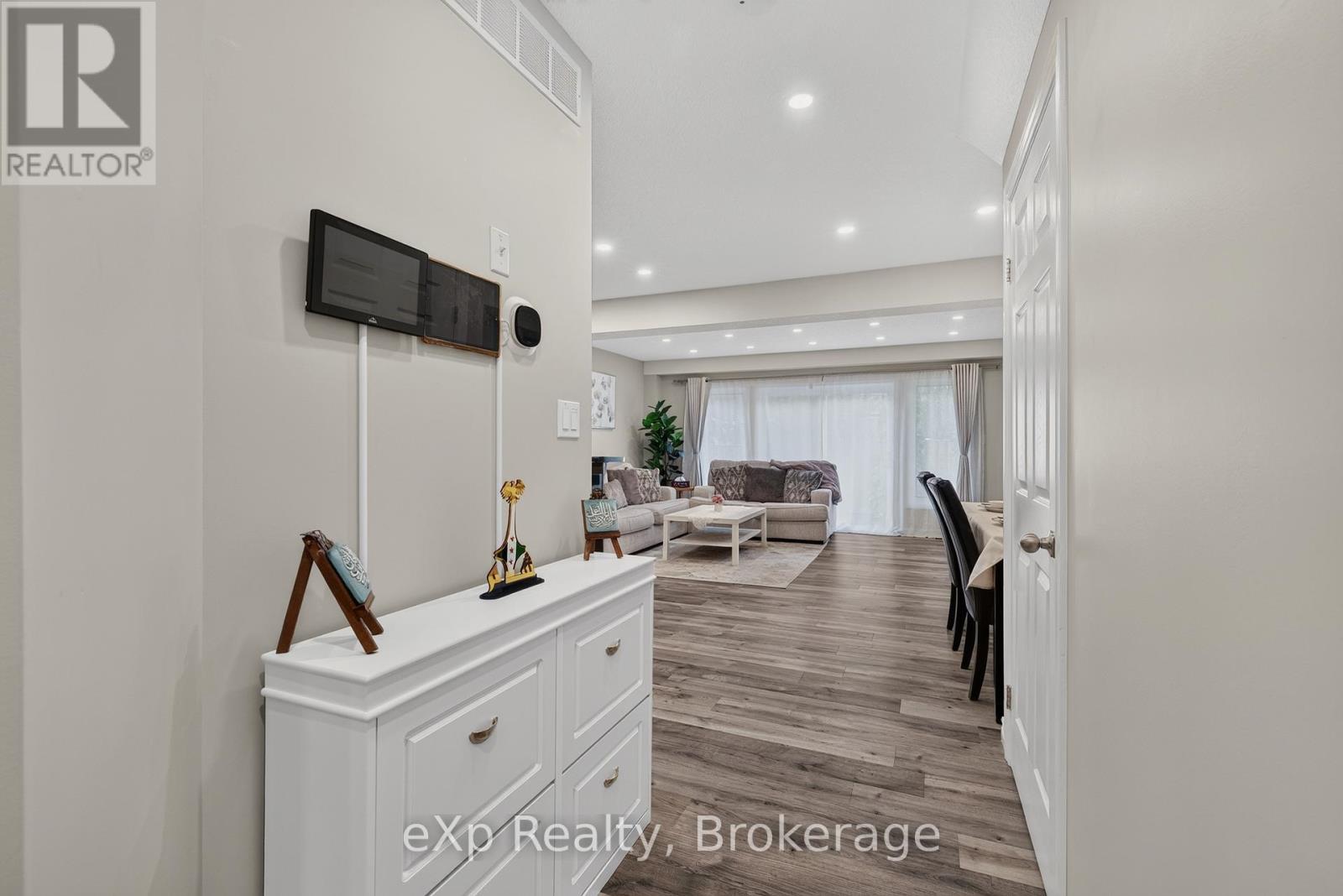#4 975 STRASBURG ROAD - Image 9