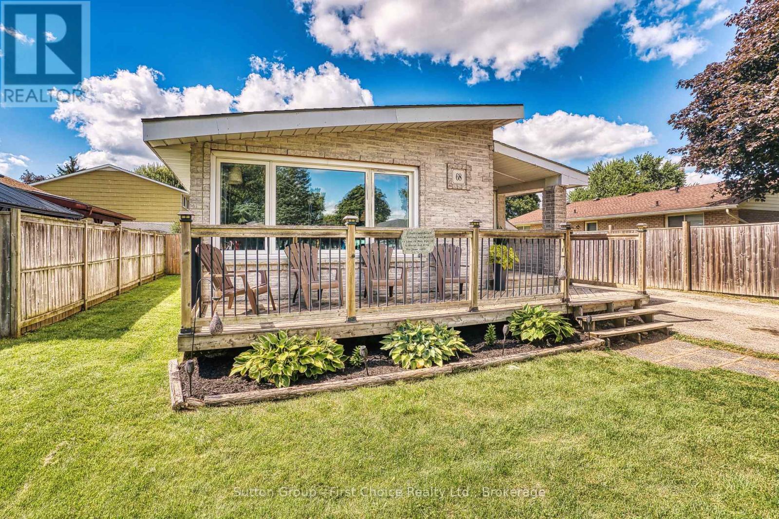 68 KATHRYN CRESCENT - 1