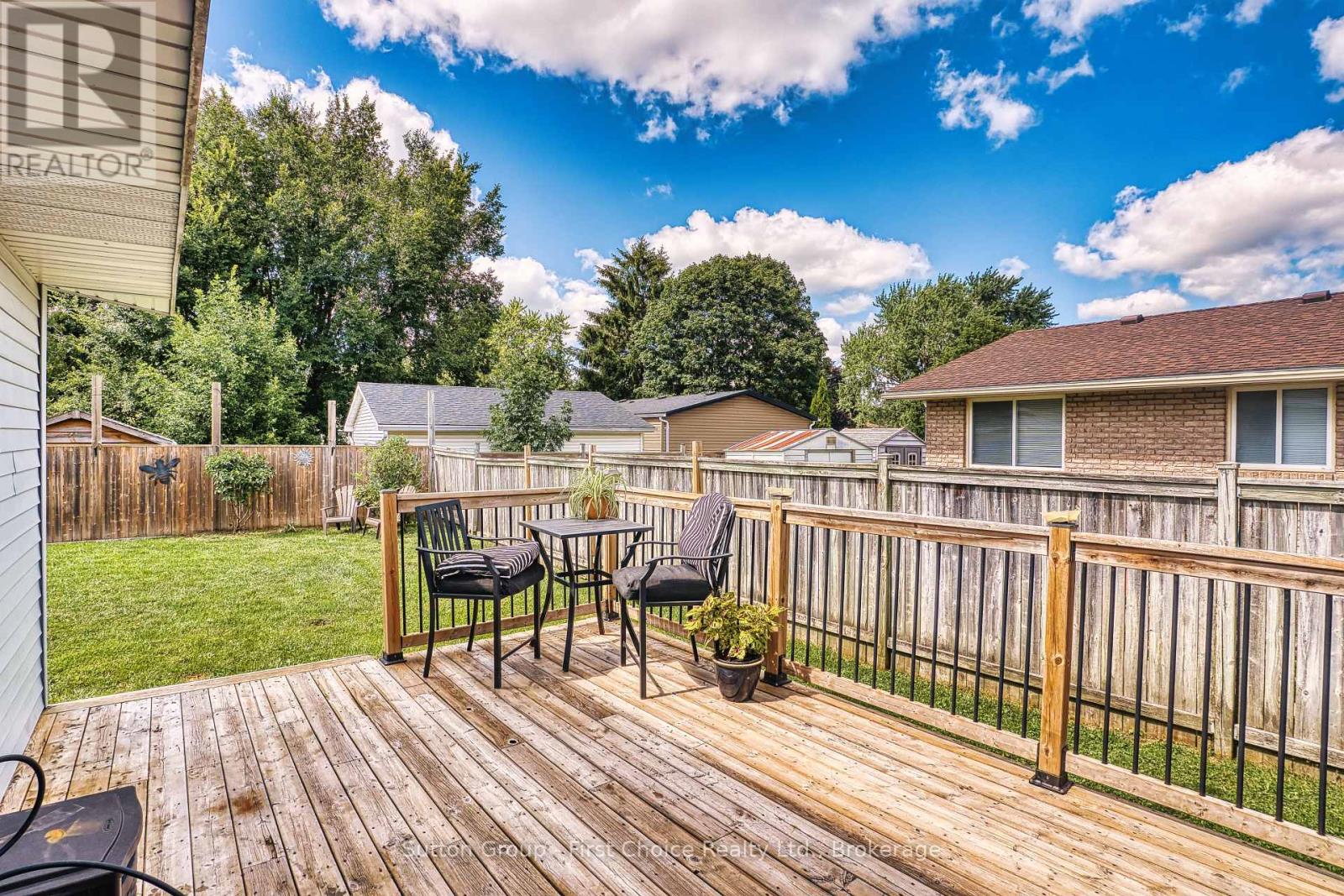 68 KATHRYN CRESCENT - 23