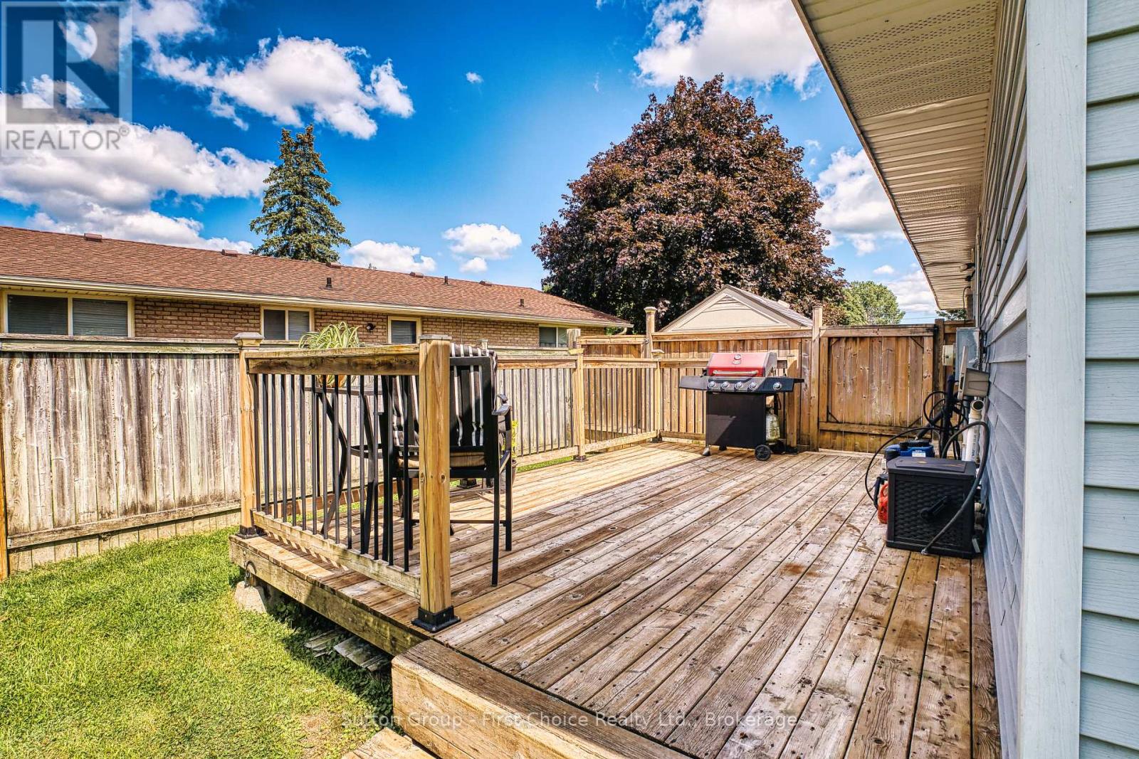 68 KATHRYN CRESCENT - 24
