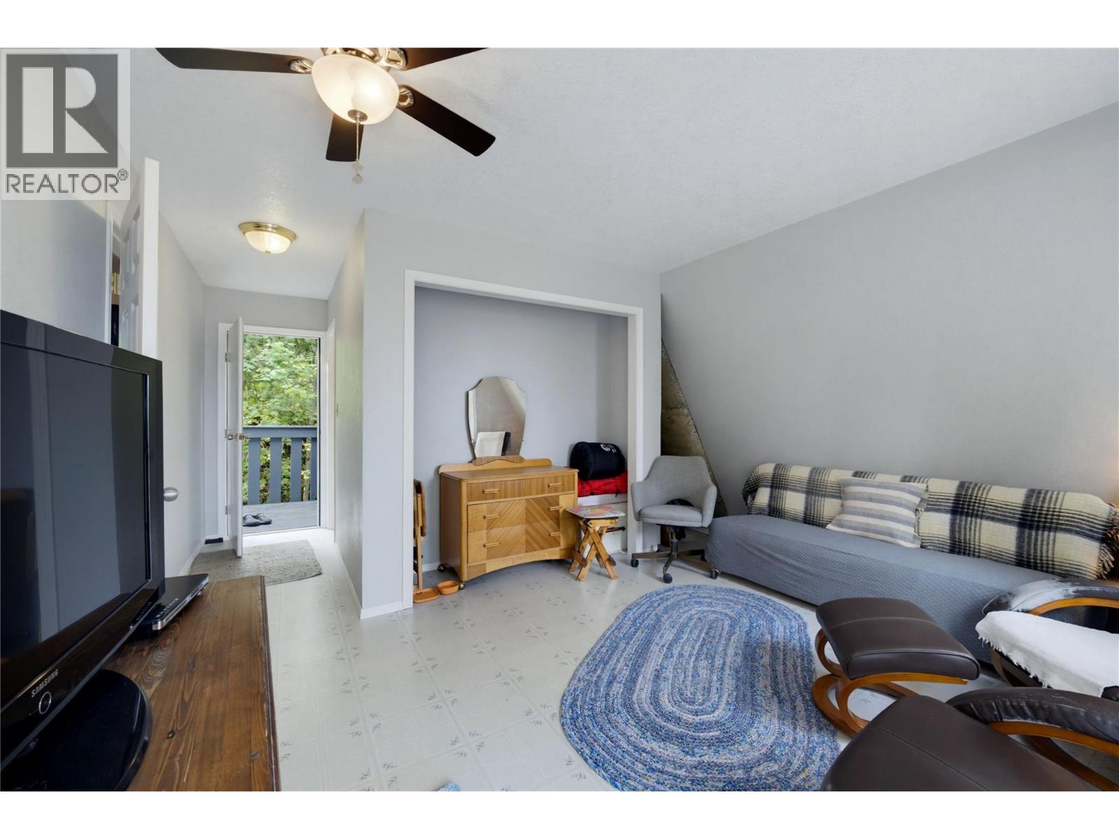 1810 Archibald Road - 19