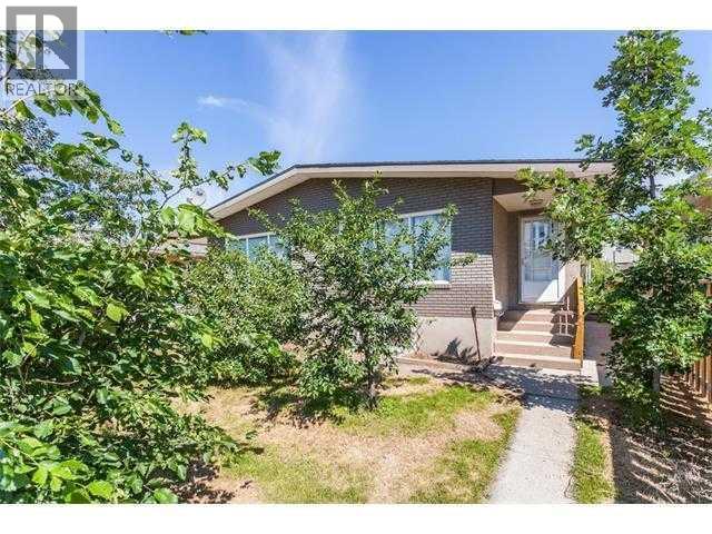 Property for sale at 518 54 Avenue SW