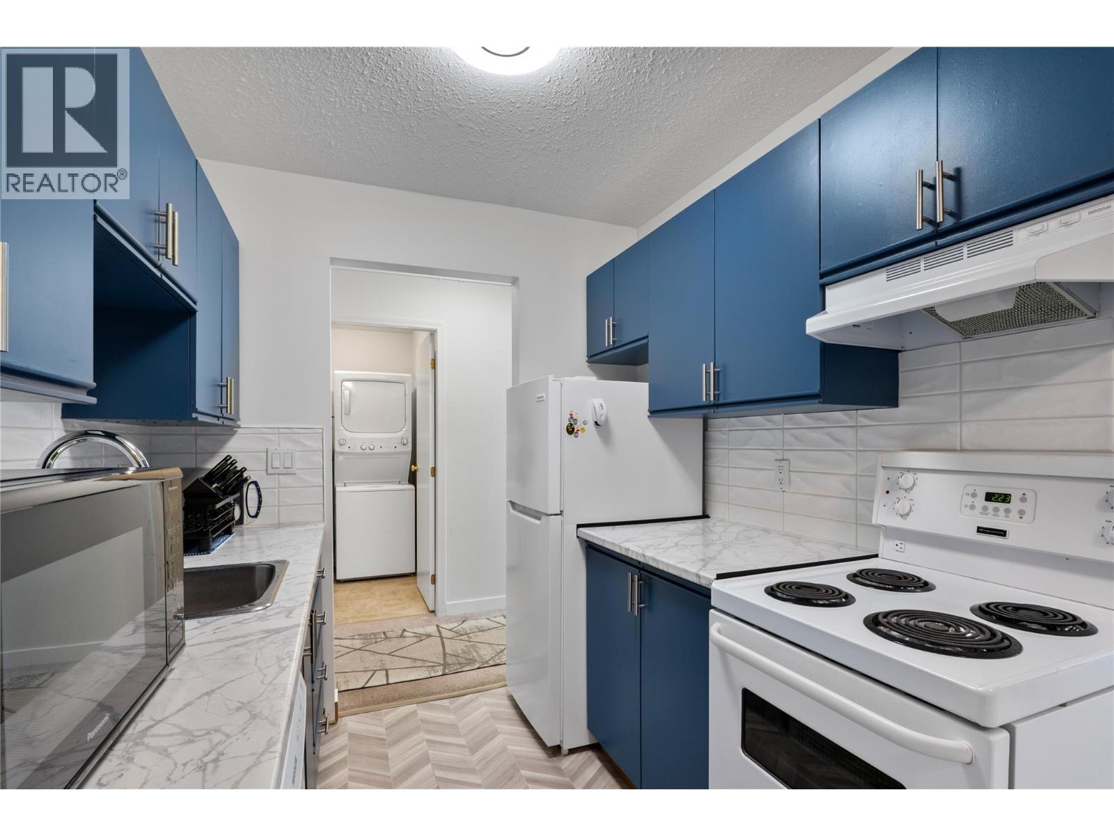#106 1760 BRUNNER Avenue - 6