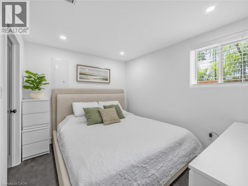 13 SWANHURST Boulevard - Image 17