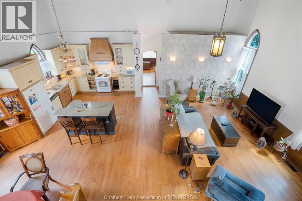 203 McIntyre STREET - 17