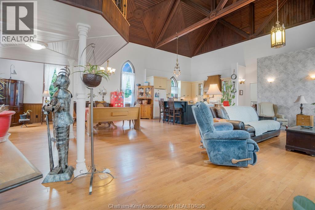 203 McIntyre STREET - Image 20