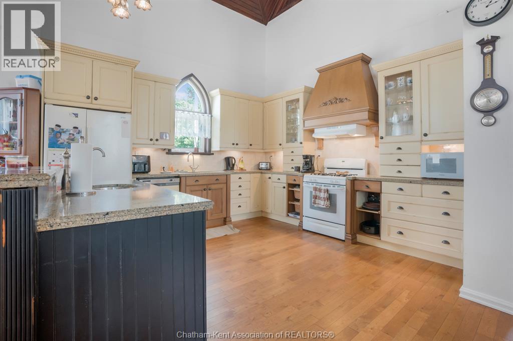 203 McIntyre STREET - Image 23