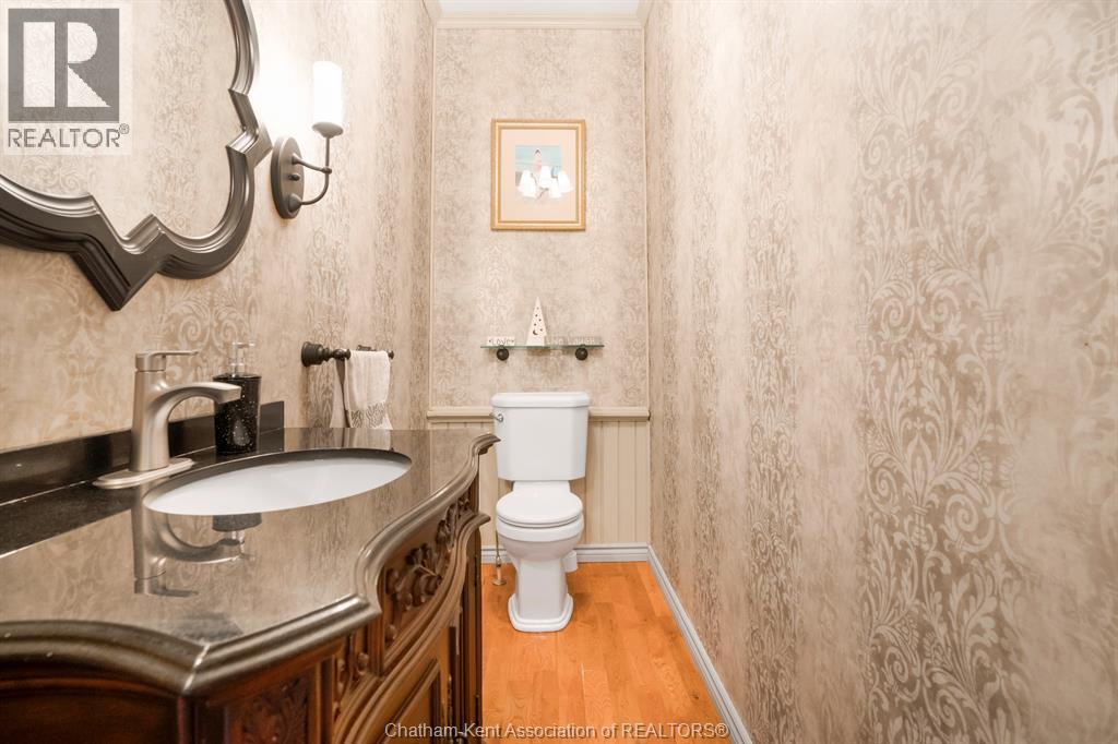203 McIntyre STREET - Image 27