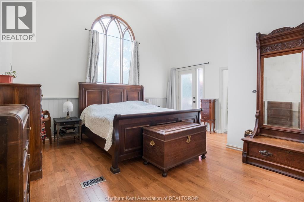 203 McIntyre STREET - 29
