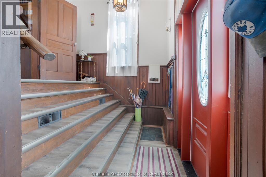 203 McIntyre STREET - 8