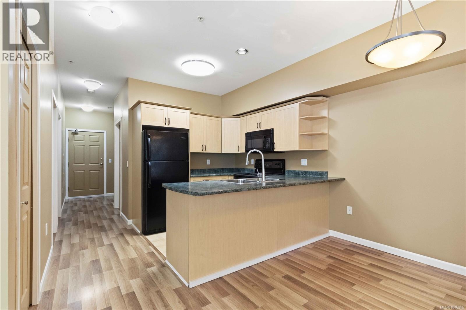 #101 360 Goldstream Ave - Image 14