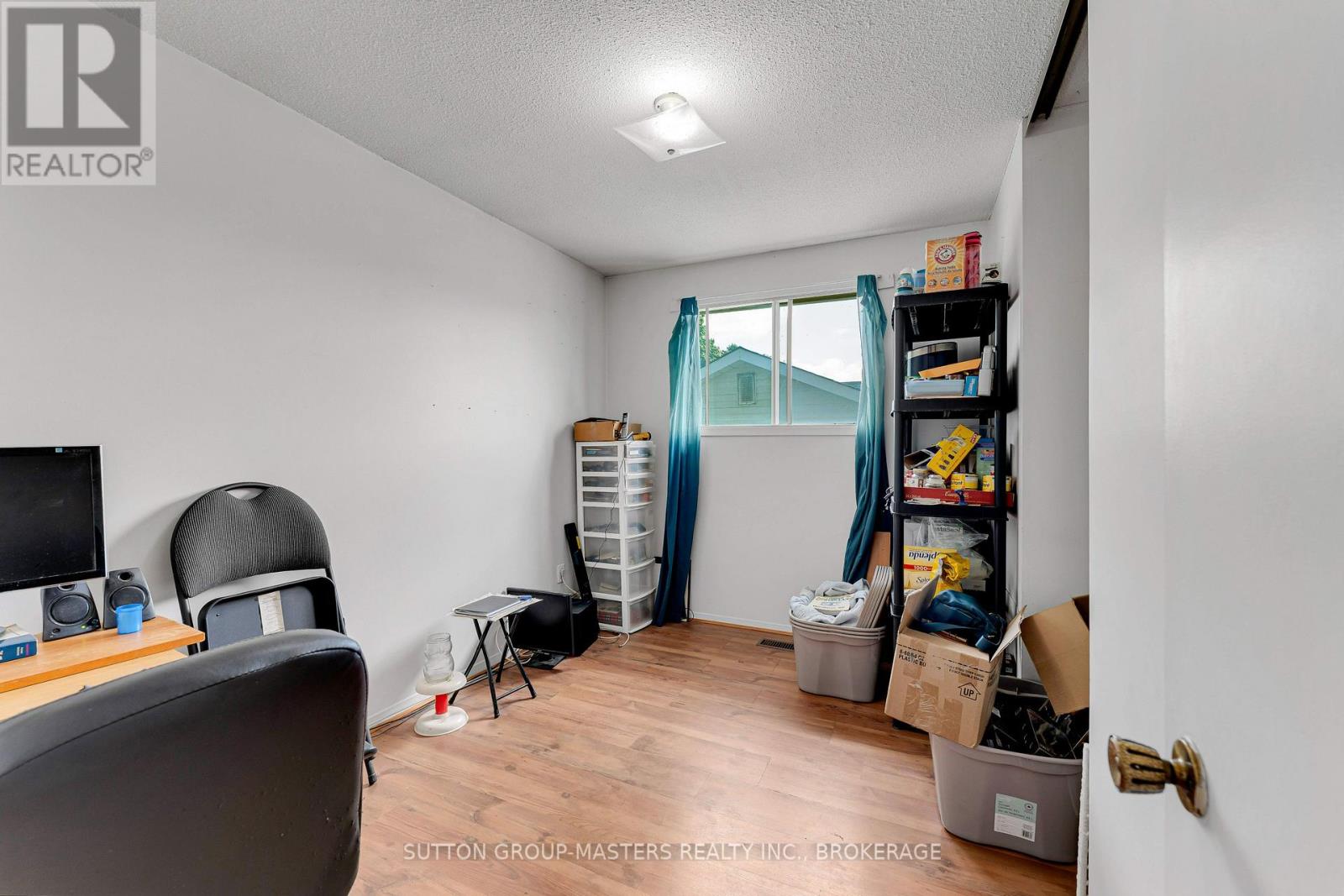 150 DAUPHIN AVENUE - 17