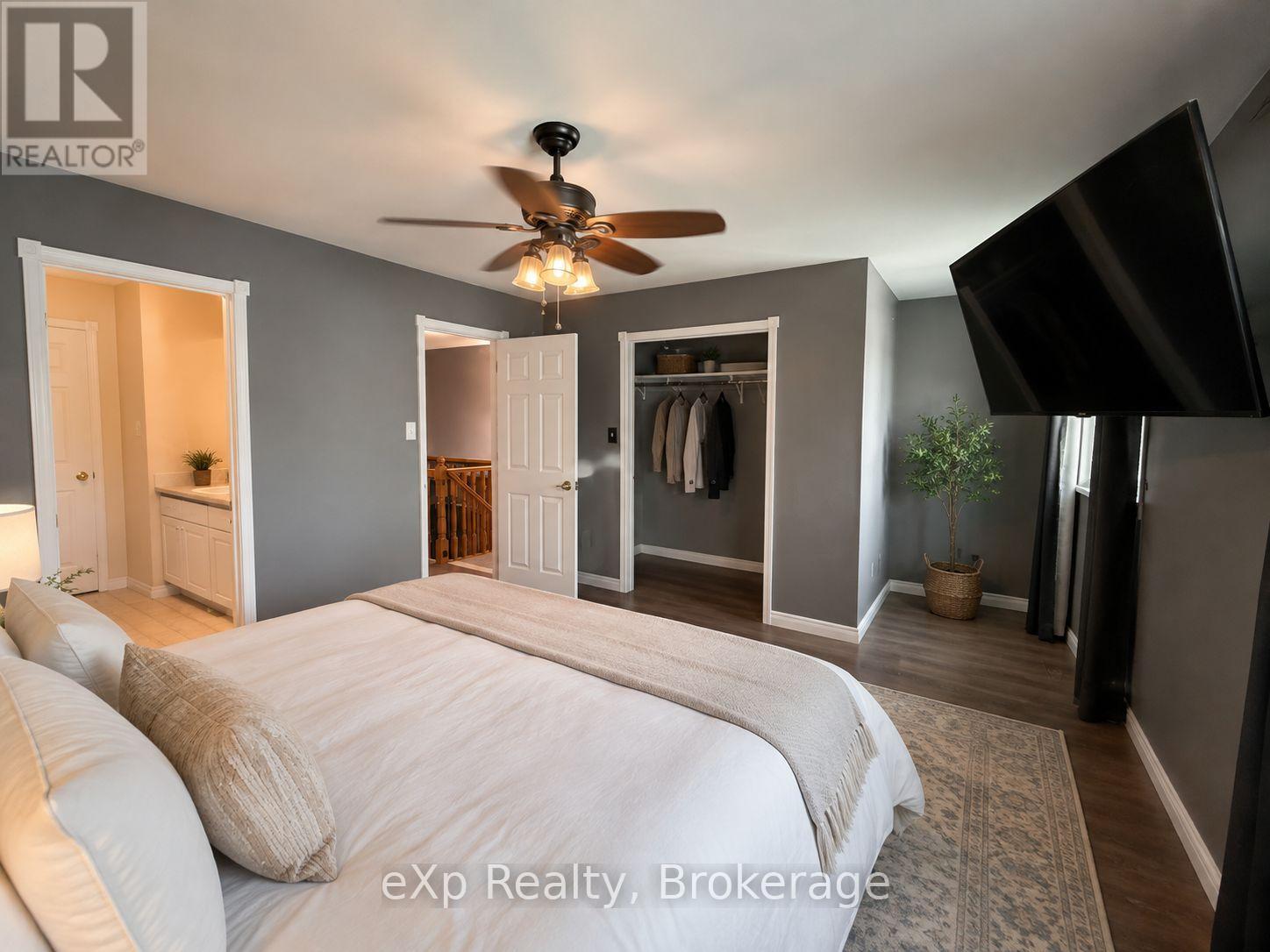 560 JOHN STREET S - 21