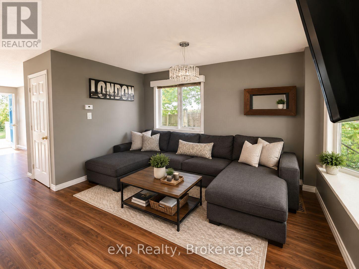 560 JOHN STREET S - 9