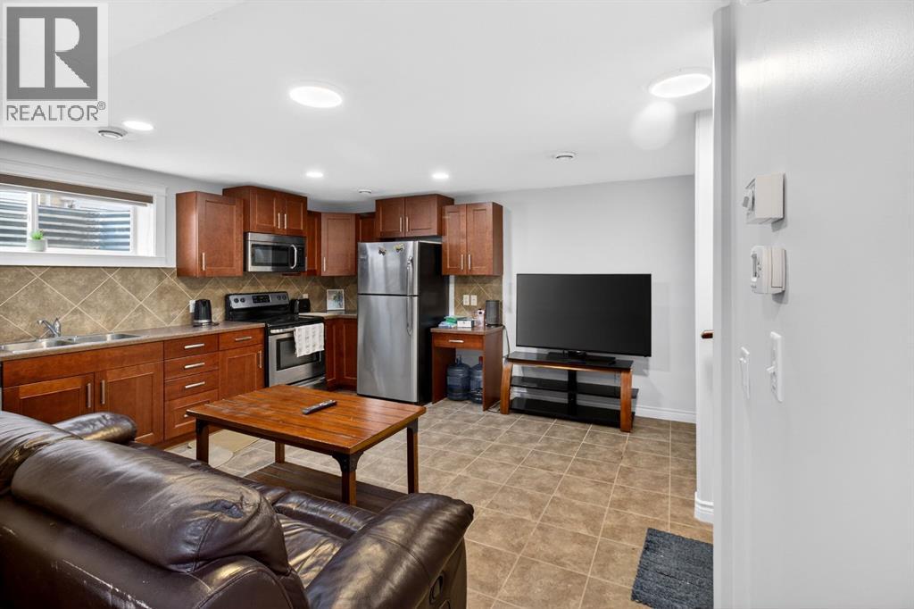128 Juniper Street - 30