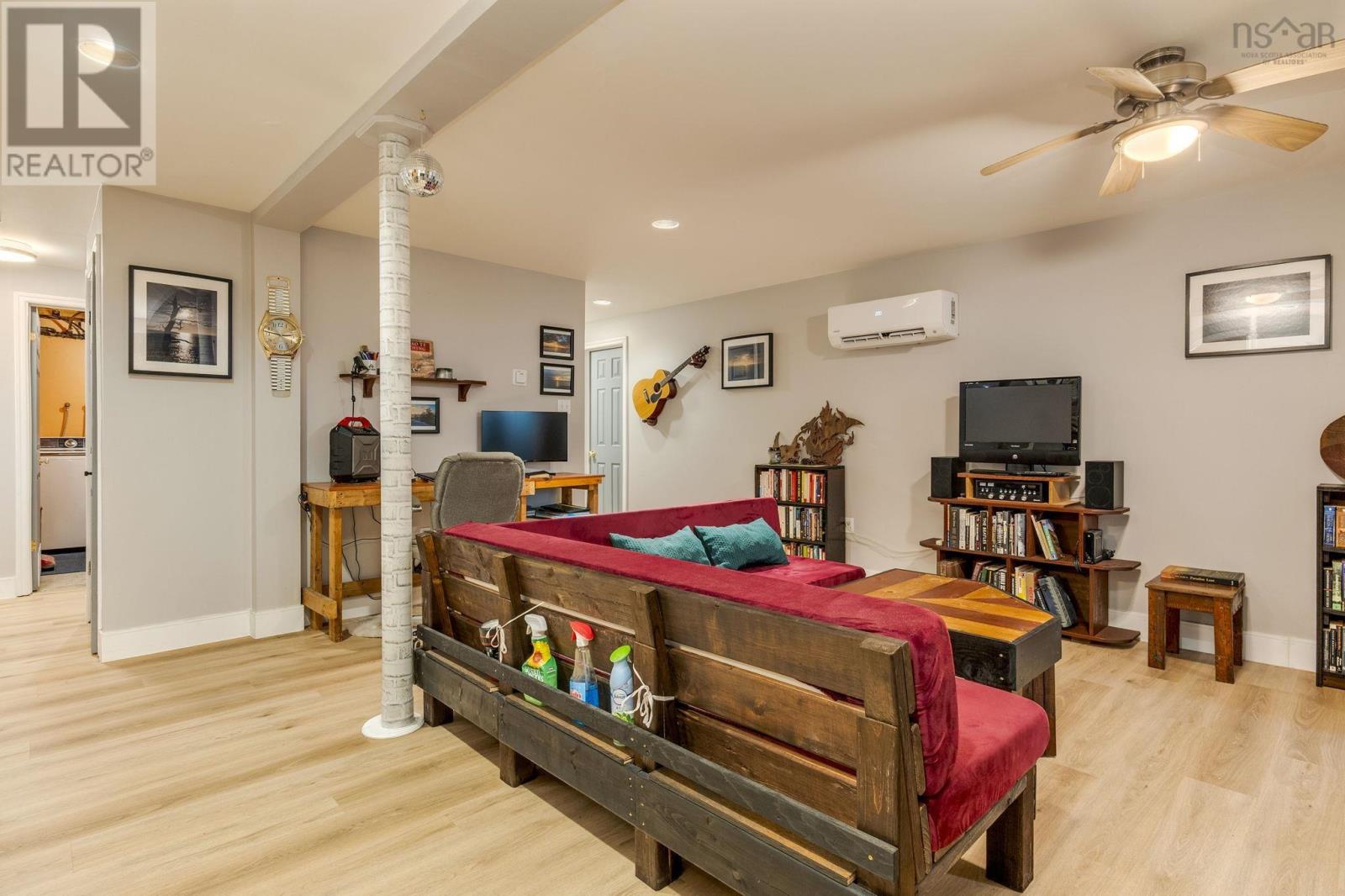 Property 26 of 41 of 9 Belmore Dr