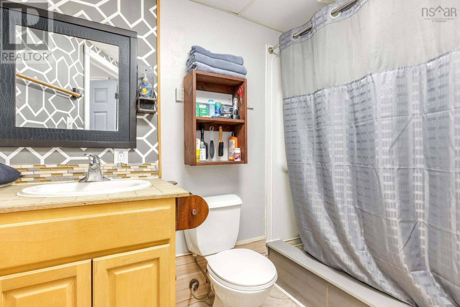 Property 31 of 41 of 9 Belmore Dr