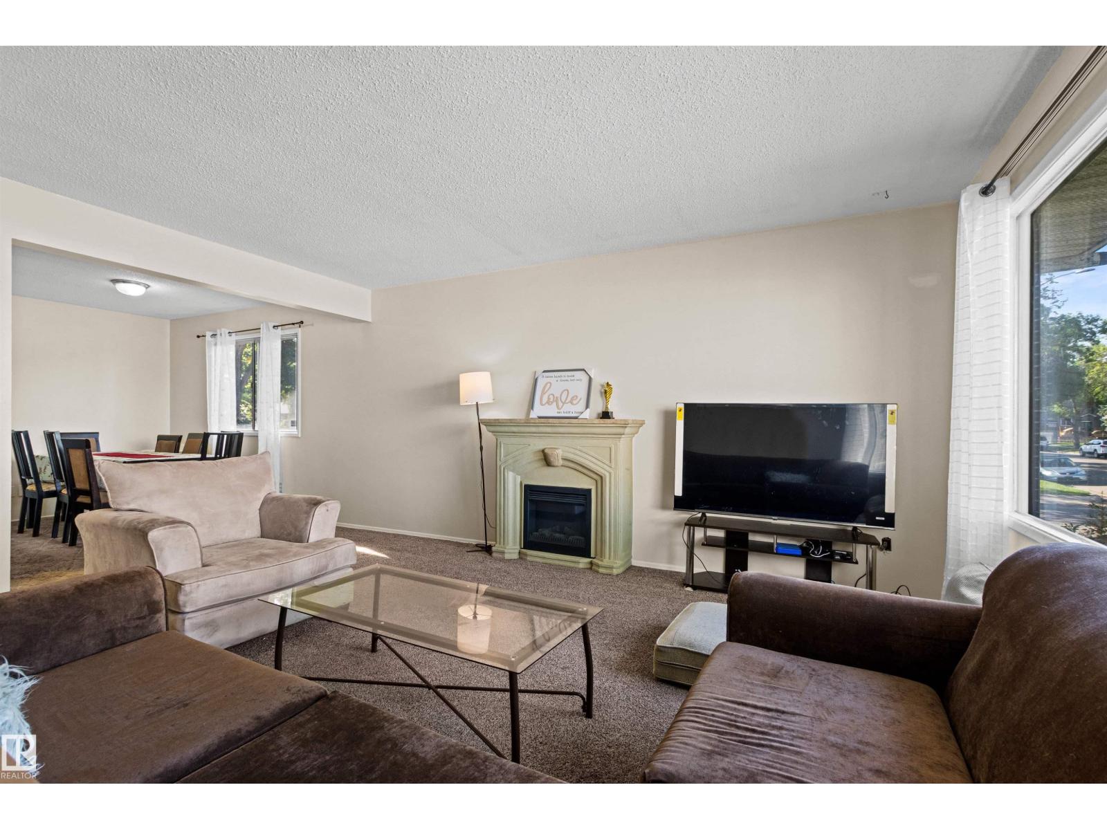 11703 38 ST NW - 11