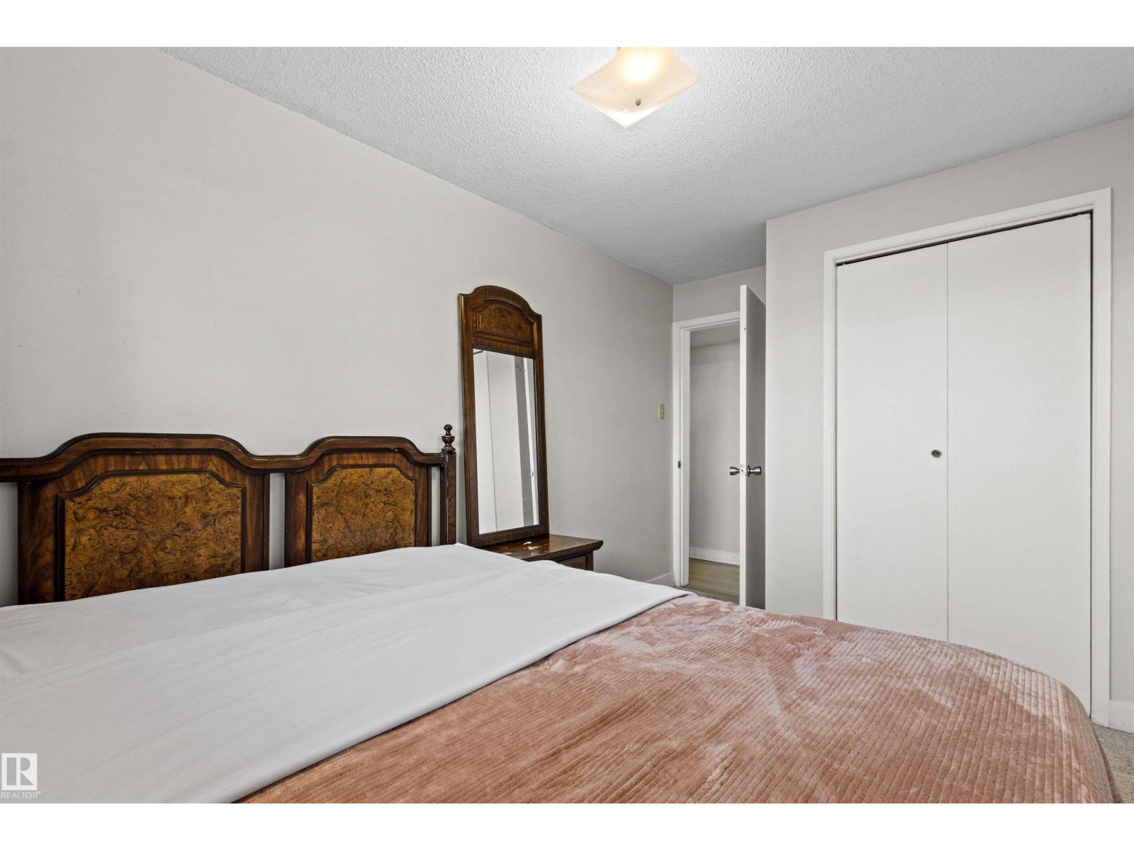 11703 38 ST NW - 38