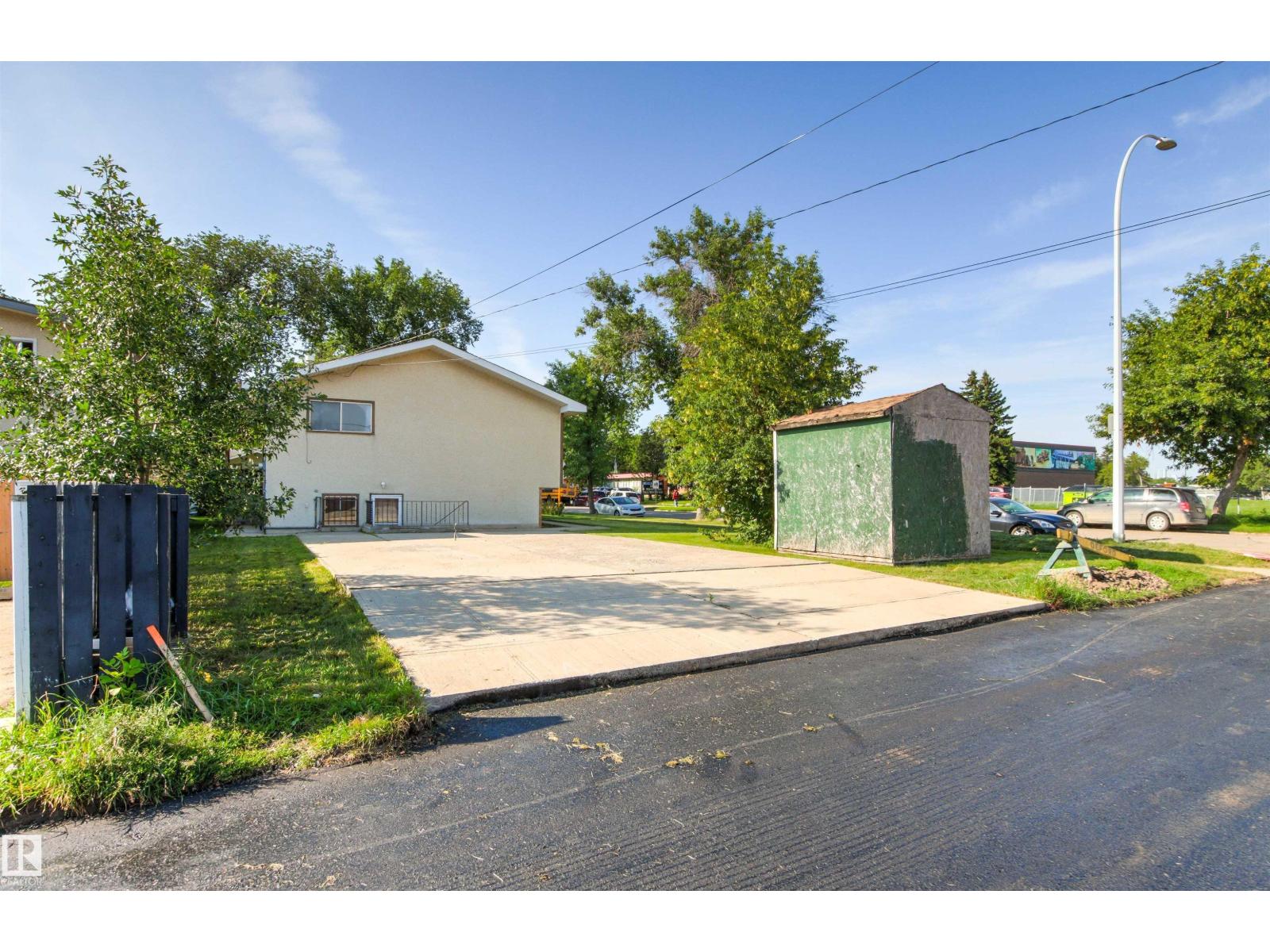 11703 38 ST NW - 50