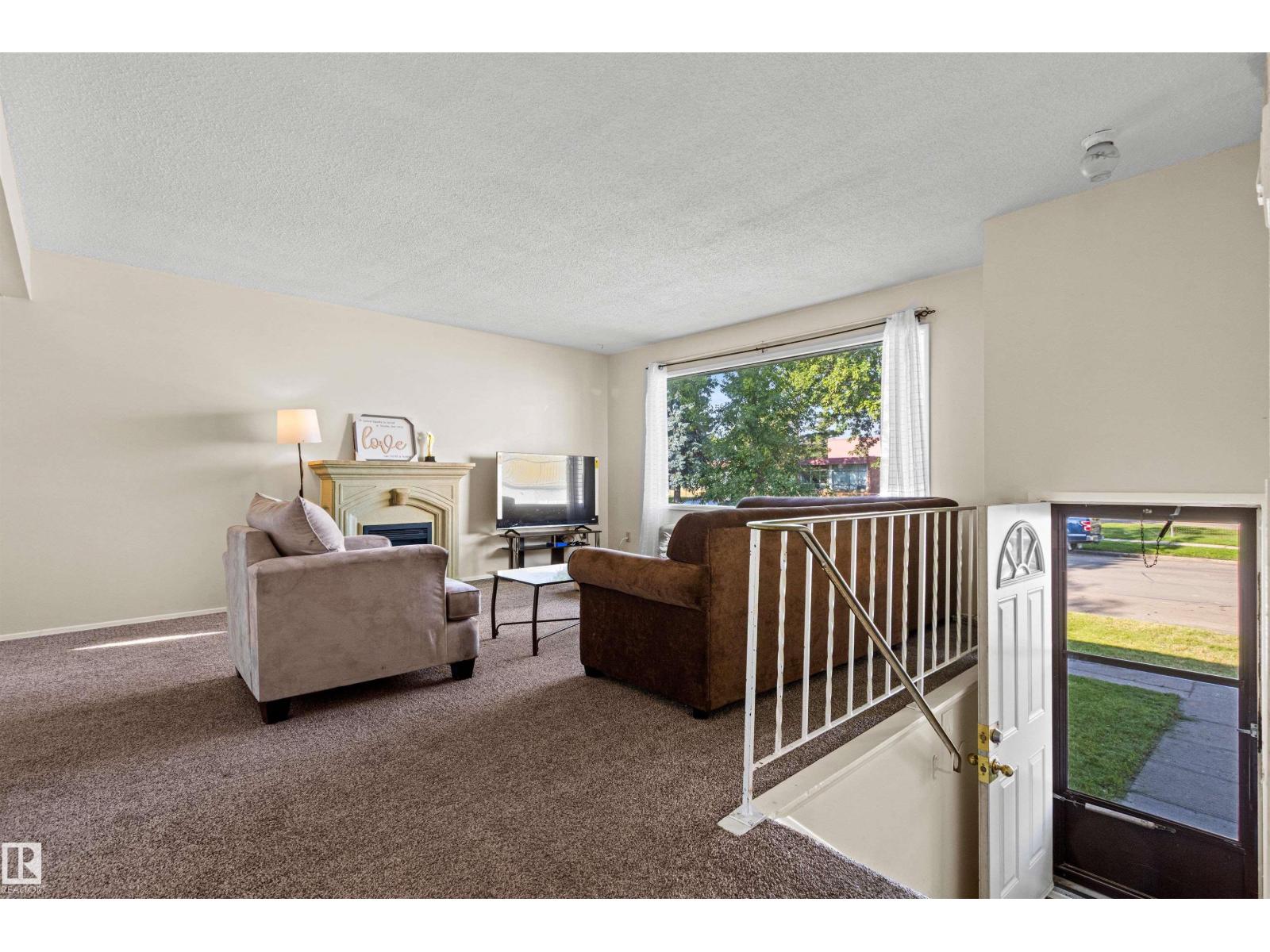 11703 38 ST NW - 9