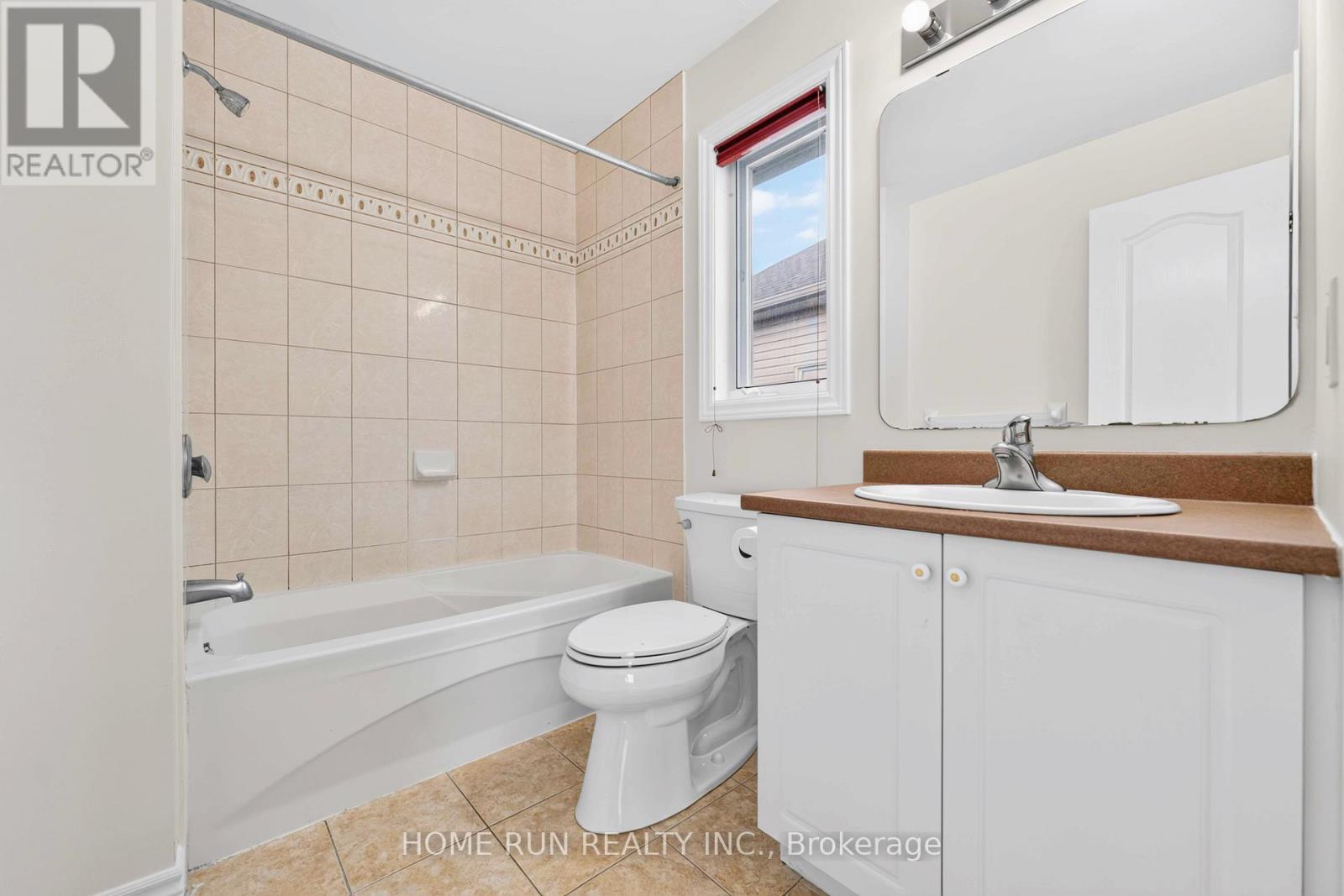 35 BLACKSHIRE CIRCLE - Image 38