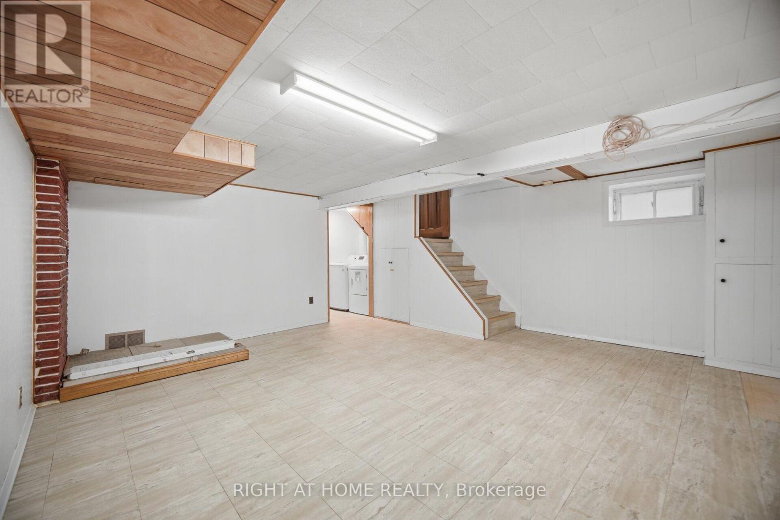 36 RUSHLEY DRIVE - 32