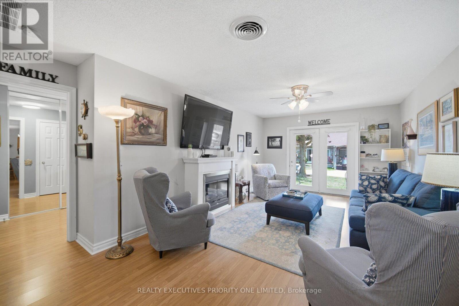 #2 77 MILL STREET E - 15